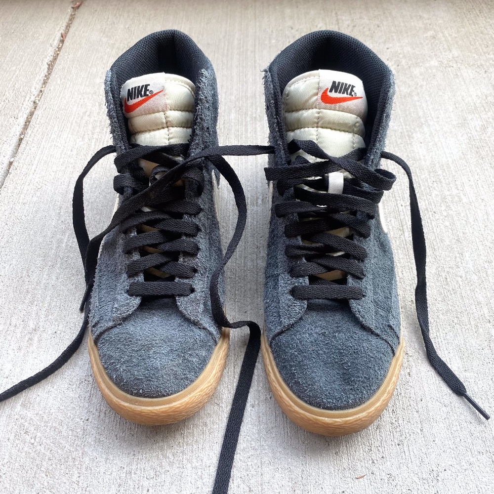 Mid Blazer 77 High top black suede